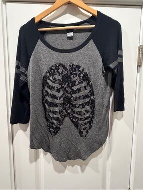 Hot Topic Black and Gray Raglan Tee with Lace Ribcage Applique